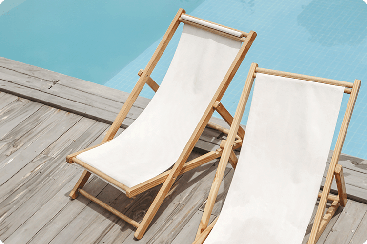 Strandstol som sommargåva till anställda