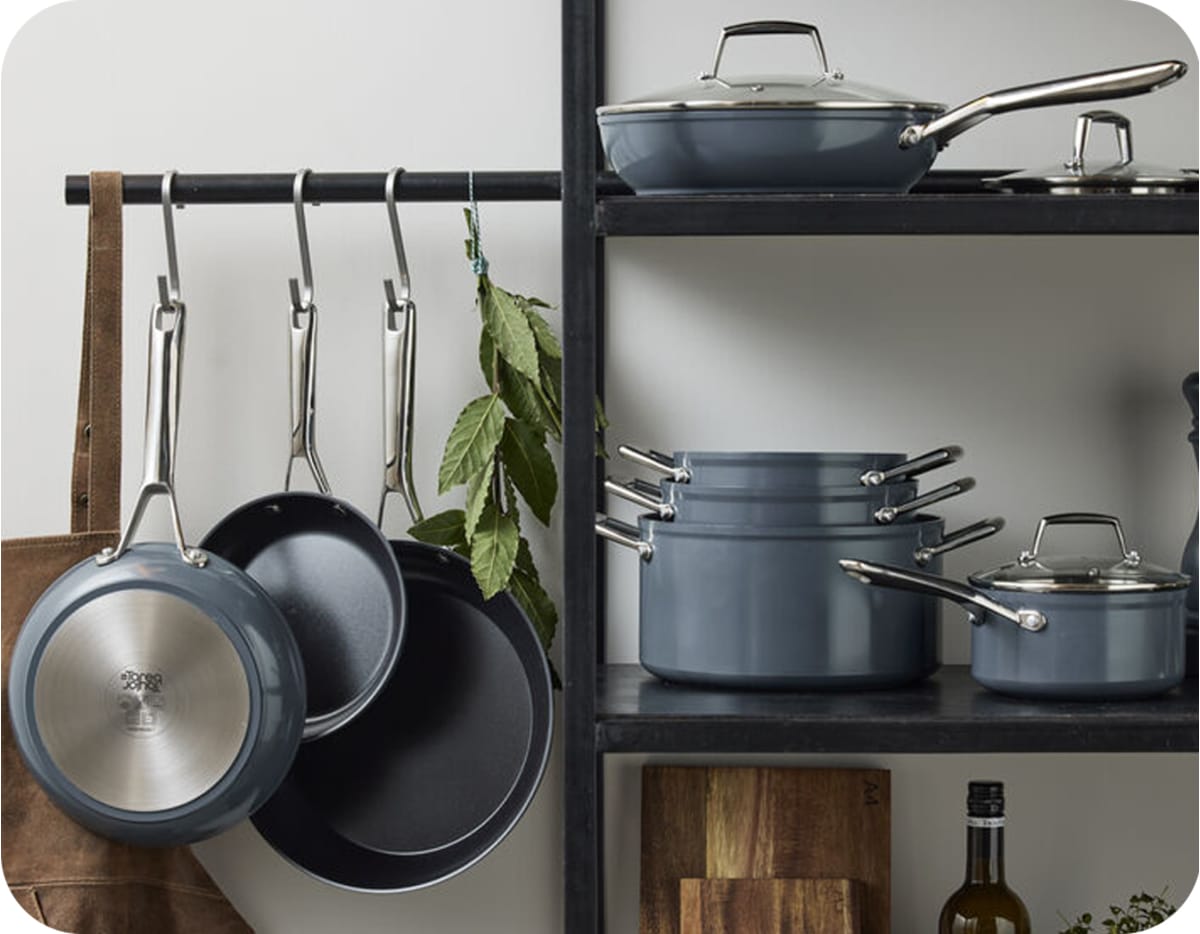 Serien Vivian by Tareq Taylor.