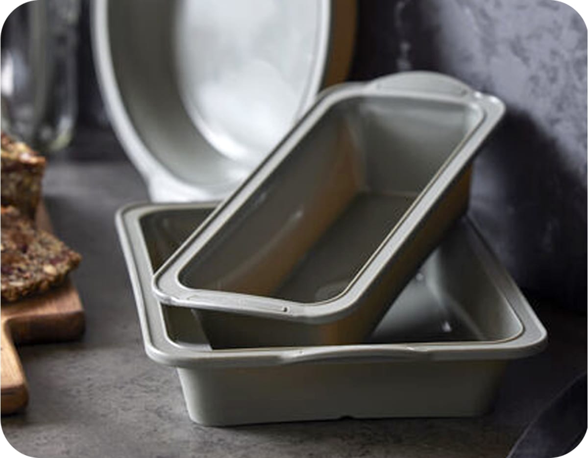 Ugnspanna och brödform från by Tareq Taylor